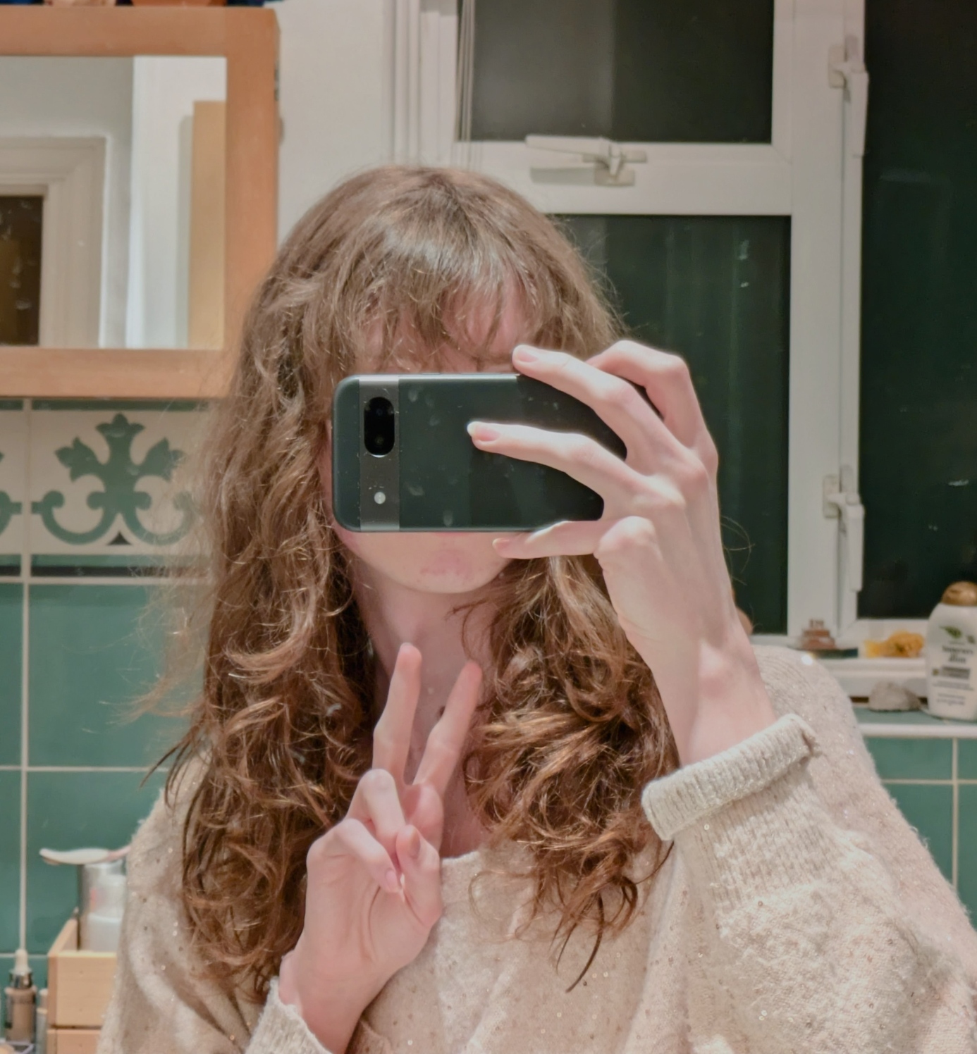 mirror selfie of me looking cute